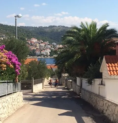 Suz-ana Trogir
