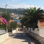 Suz-ana Trogir