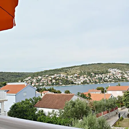 Suz-ana Trogir